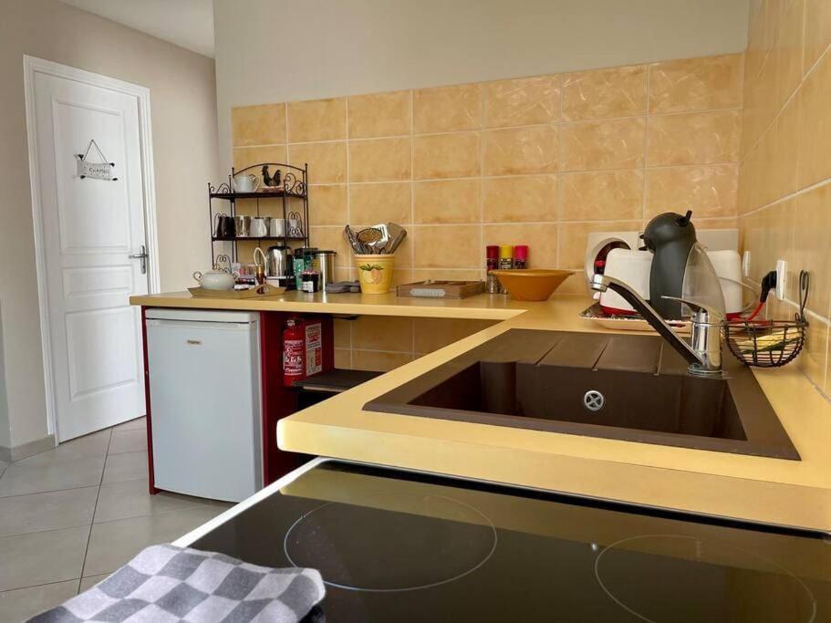 Logis Saint-Martin By Melrose Apartment Екстериор снимка